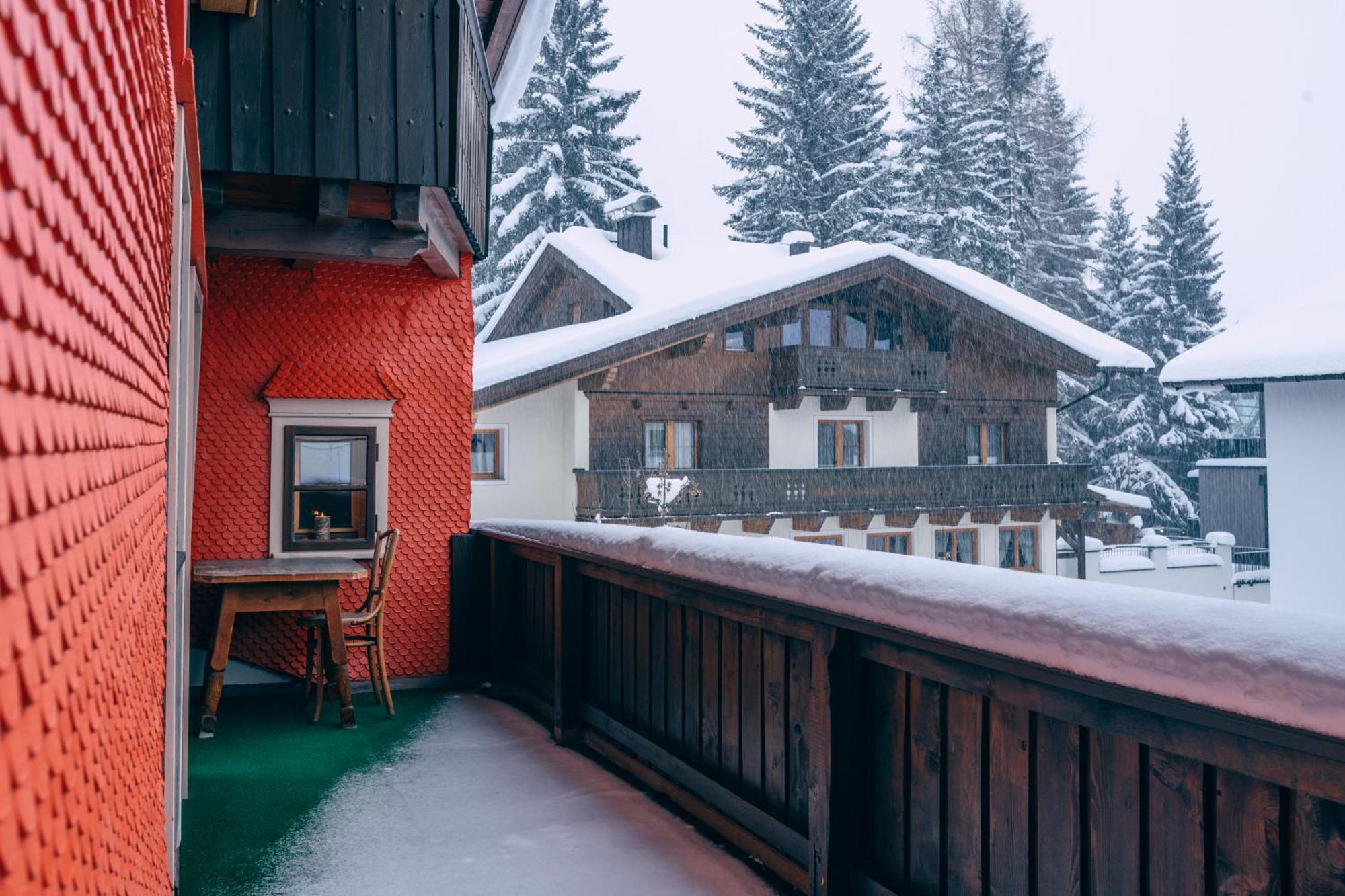 Haus Richard Falch - Inklusive Kostenloser Premium-Sommerkarte St. Anton am Arlberg Eksteriør bilde