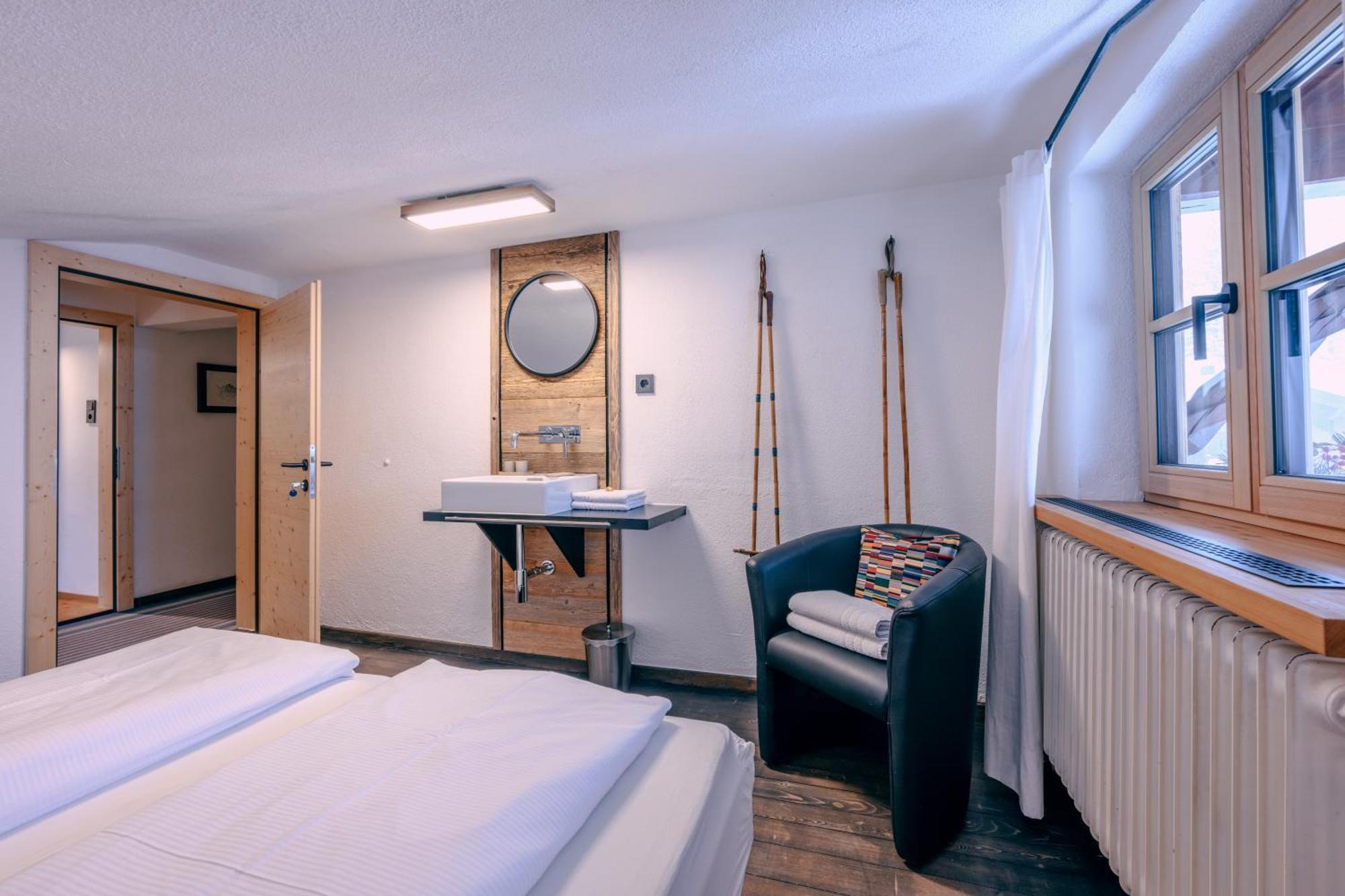 Haus Richard Falch - Inklusive Kostenloser Premium-Sommerkarte St. Anton am Arlberg Eksteriør bilde