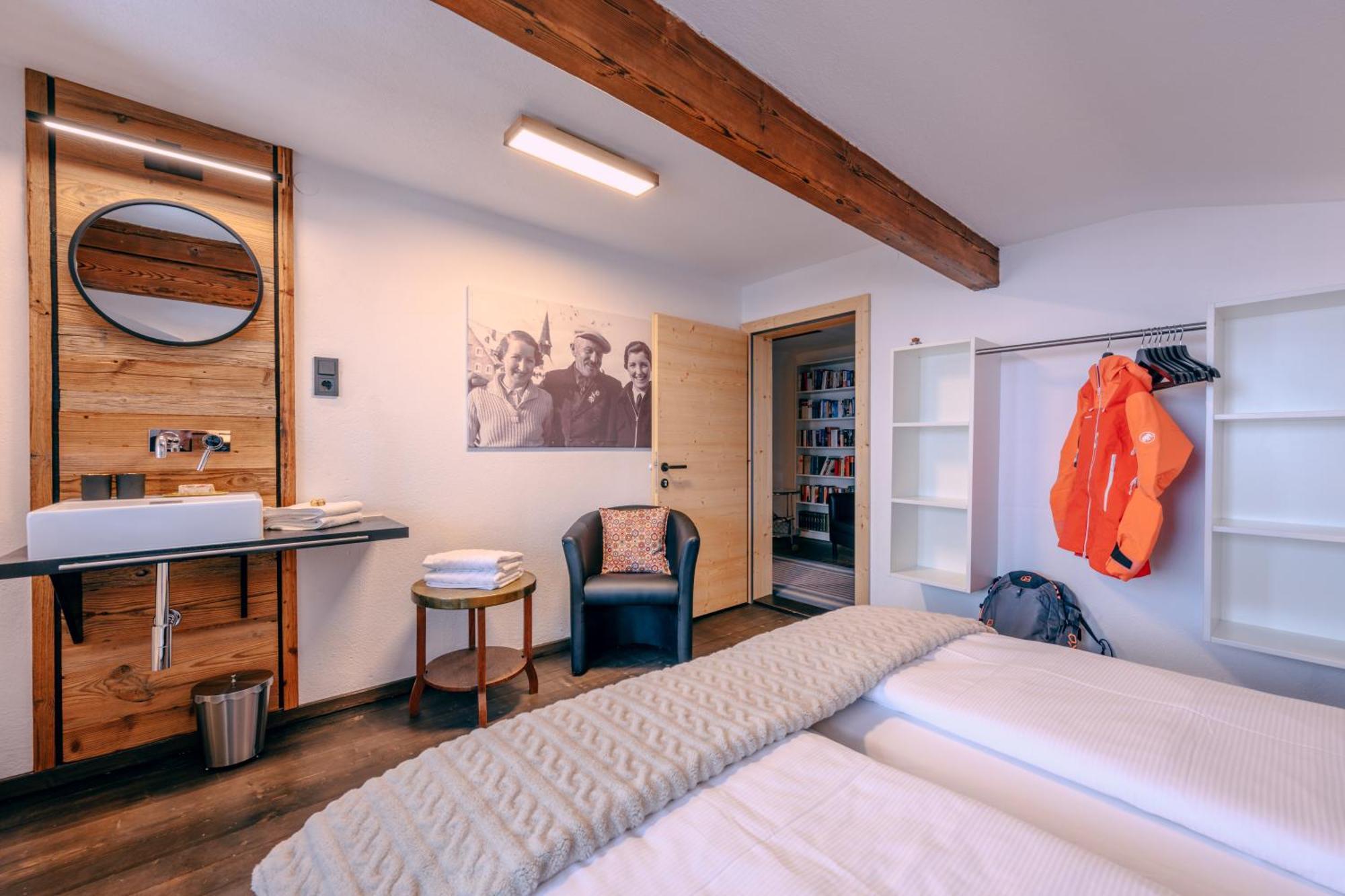 Haus Richard Falch - Inklusive Kostenloser Premium-Sommerkarte St. Anton am Arlberg Eksteriør bilde
