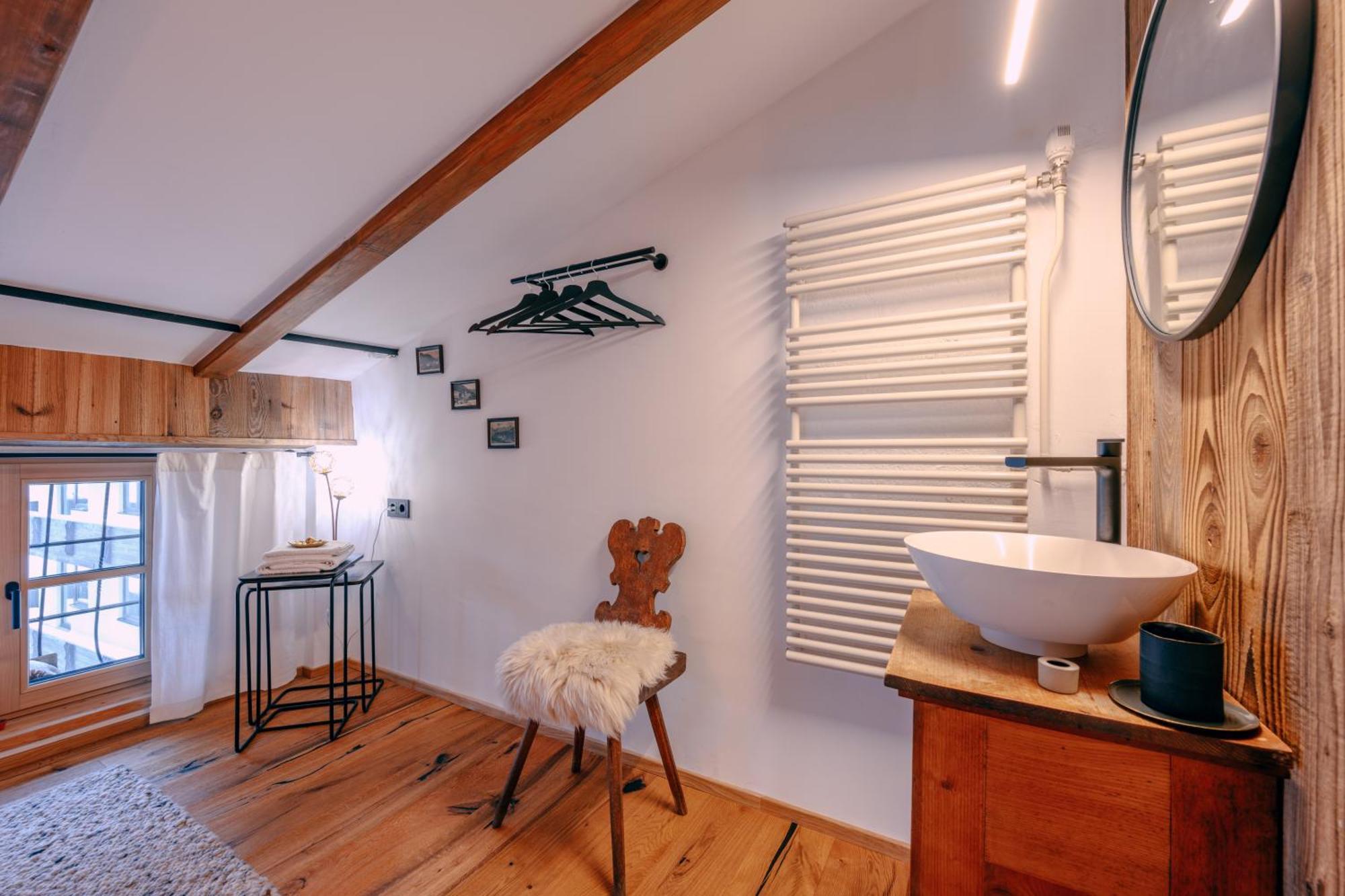 Haus Richard Falch - Inklusive Kostenloser Premium-Sommerkarte St. Anton am Arlberg Eksteriør bilde