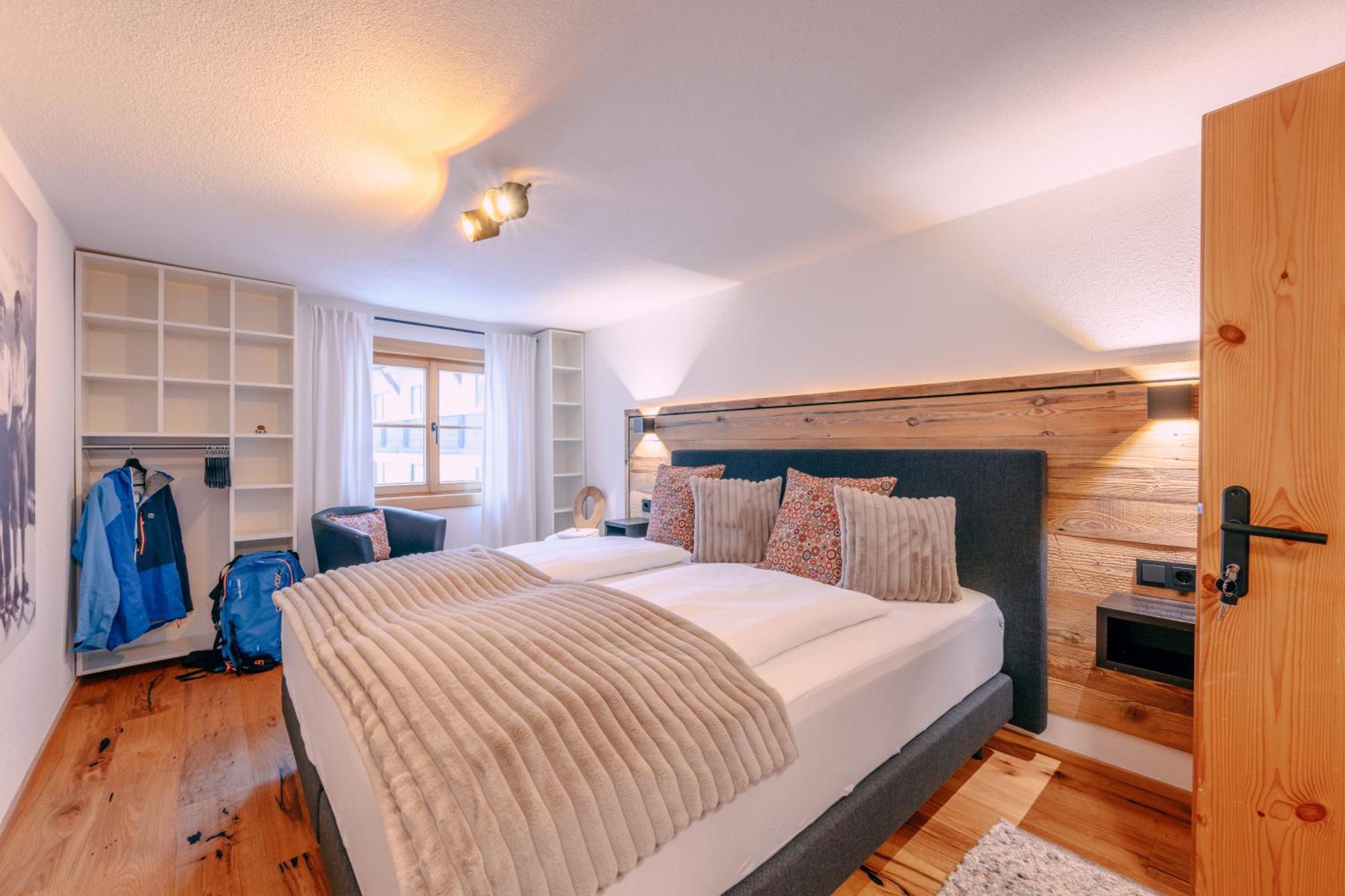 Haus Richard Falch - Inklusive Kostenloser Premium-Sommerkarte St. Anton am Arlberg Eksteriør bilde